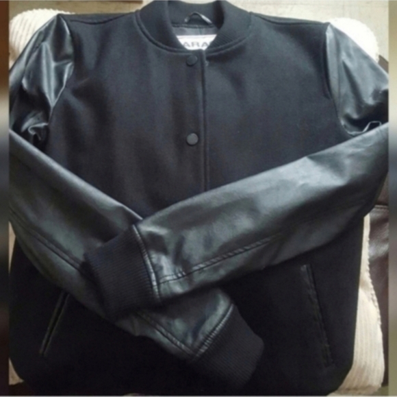 Hot Topic Jackets & Blazers - Black Wool and Leather Bomber Jacket